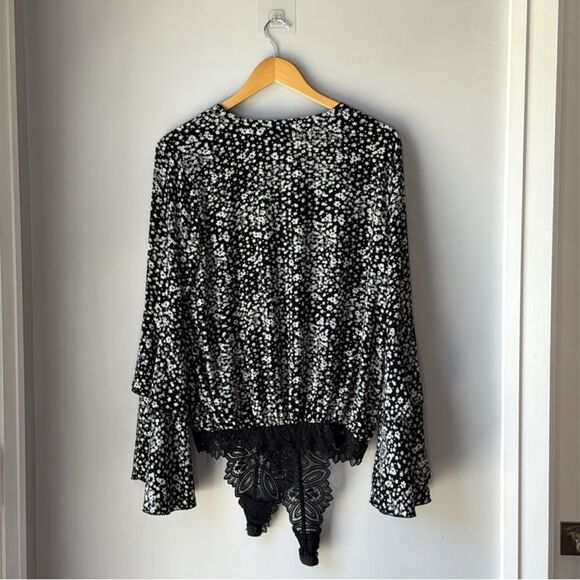 Free People Bodysuit Intimately Free l She's Ditsy
Flora Bell Sleeves - Picture 7 of 10